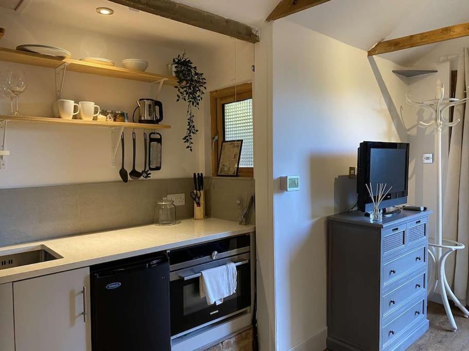 Cosy 1 Bedroom Country Lodge With Free Parking Watlington  外观 照片